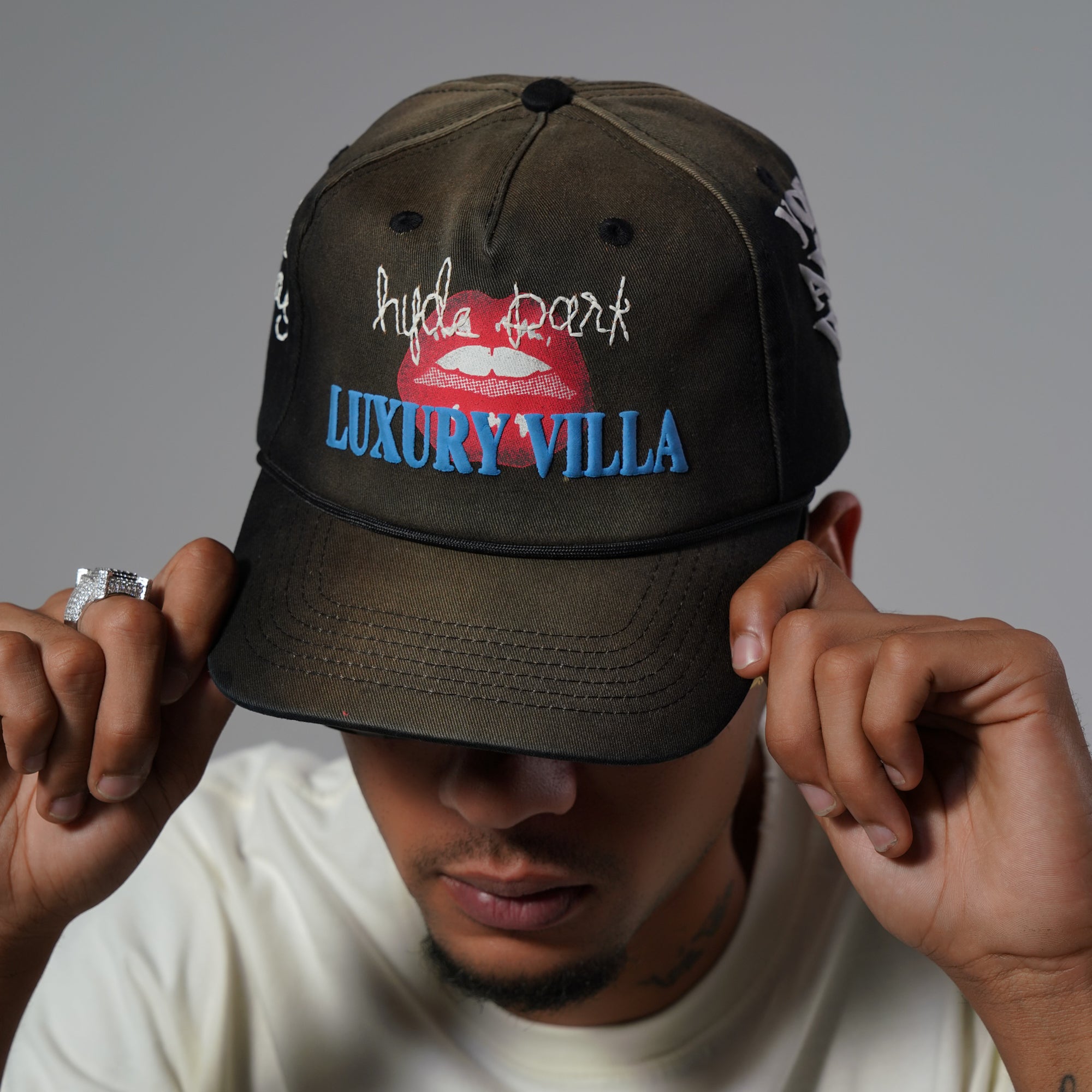 Luxury Resort Cap - Black